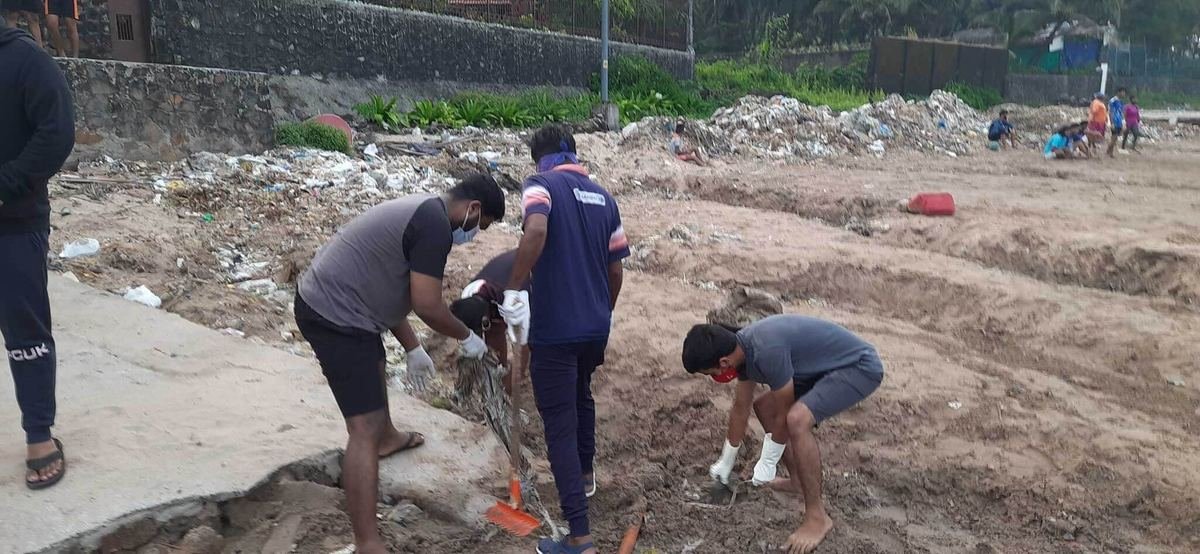 Beach Cleaning at Silver Beach, Madh Island