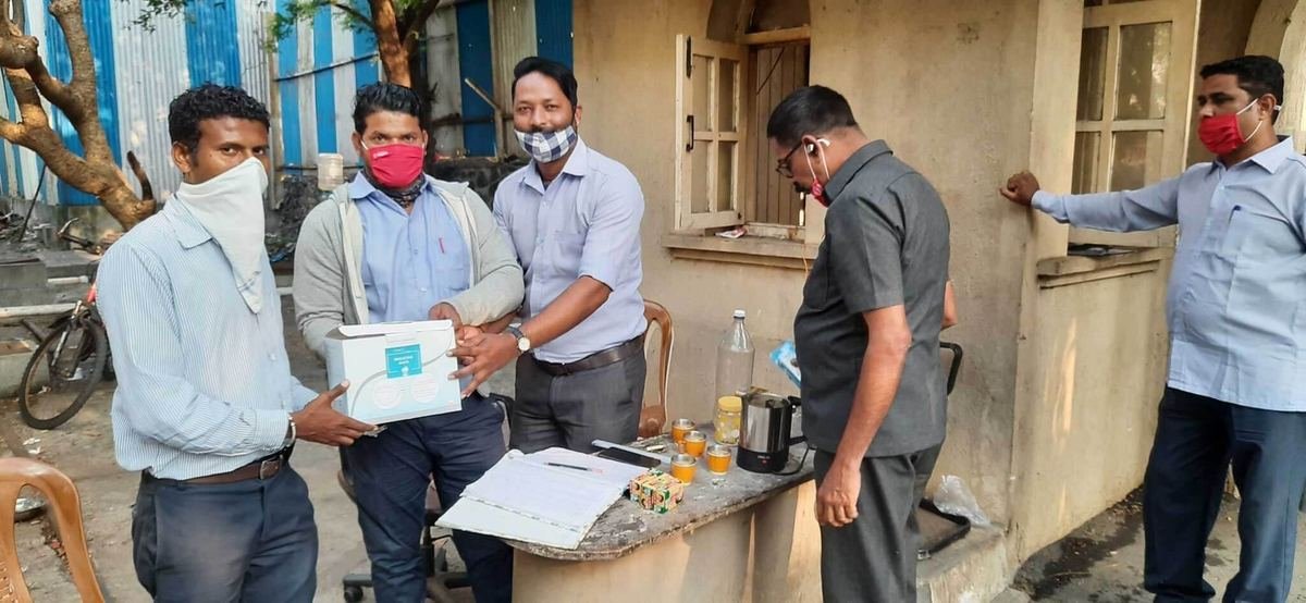 Distribution of Masks at Madh Island