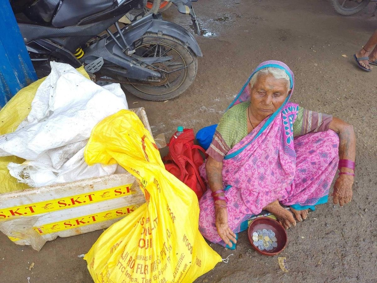 Monthly Ration Support to an Elderly Woman