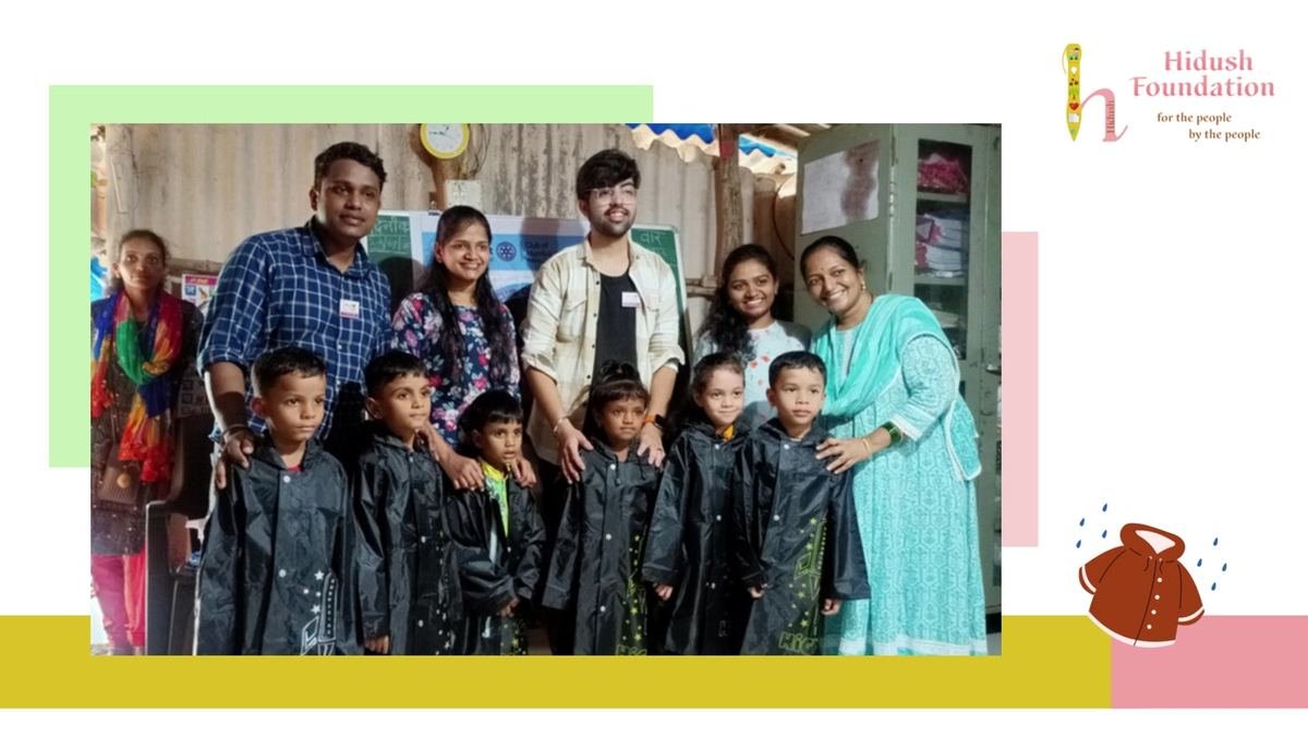Children and volunteers after the distribution