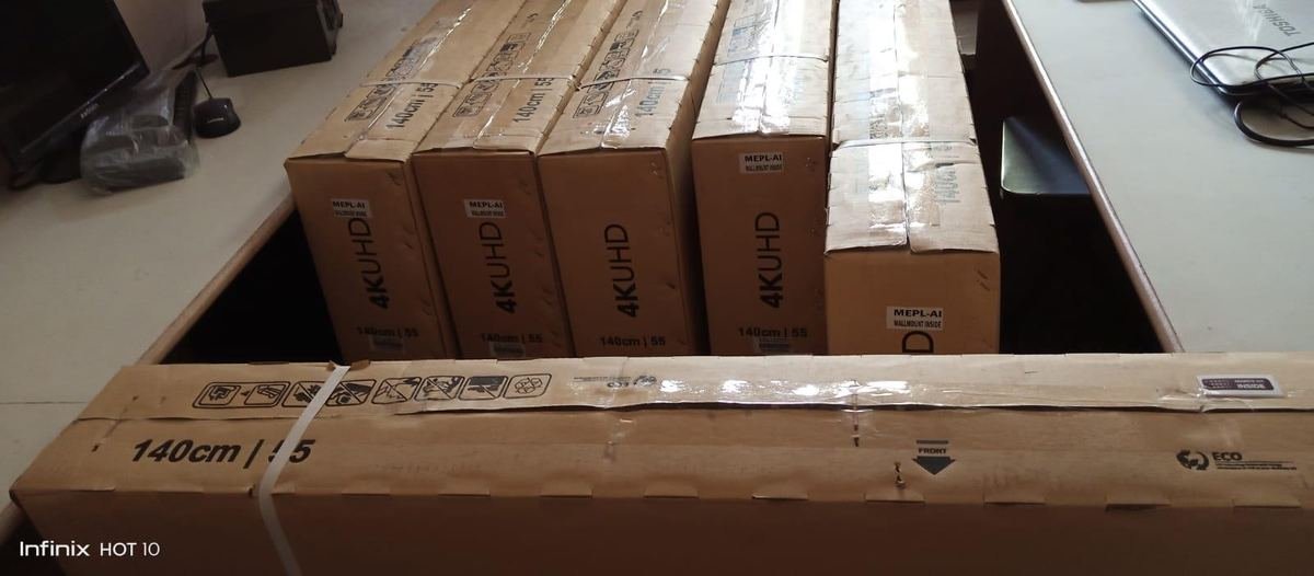 The 6 smart TVs, delivered for the digital classrooms